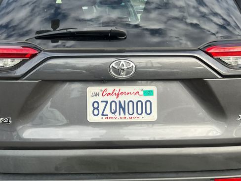 Used 2021 Toyota RAV4 XLE Premium AWD/4WD image 19