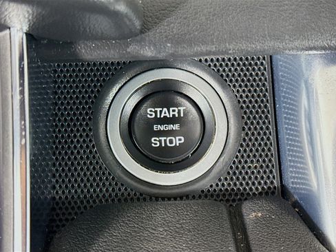 Used 2020 Land Rover Range Rover Sport SE image 21