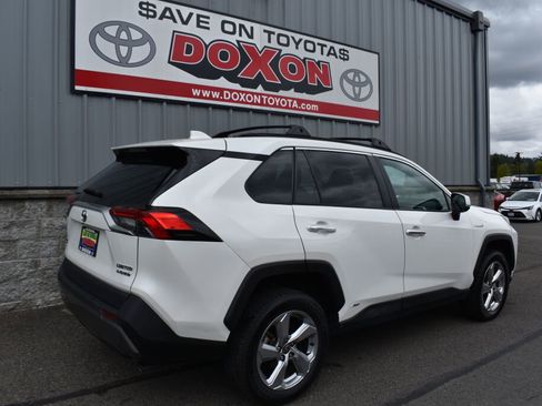 Used 2021 Toyota RAV4 Limited AWD/4WD image 2