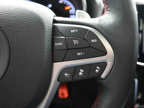 Used 2019 Jeep Grand Cherokee Trailhawk w/ Trailhawk Luxury Group AWD/4WD image 25