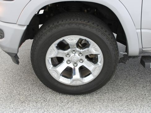 Used 2020 RAM 1500 Big Horn AWD/4WD image 11