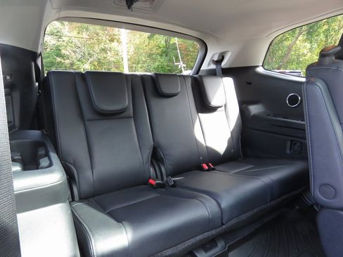 Used 2022 Subaru Ascent Limited w/ Technology Package image 18