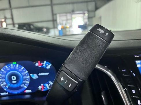 Used 2019 Cadillac Escalade Premium Luxury image 24