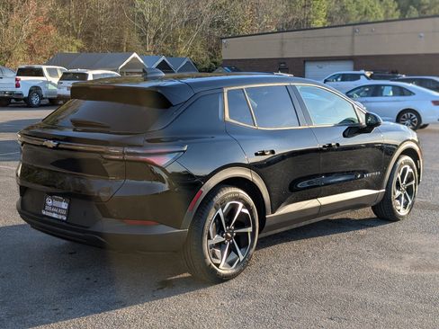 Used 2025 Chevrolet Equinox EV LT image 9