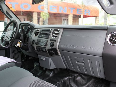Used 2016 Ford F550 4x4 Crew Cab Super Duty image 40
