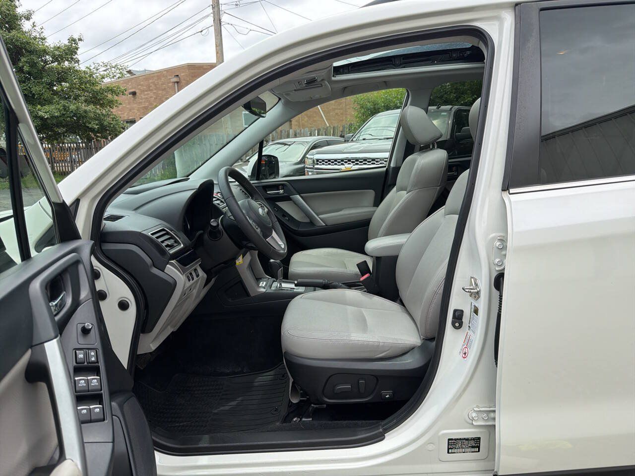 Used 2017 Subaru Forester 2.5i Limited w/ Protection Package #2 AWD/4WD image 29