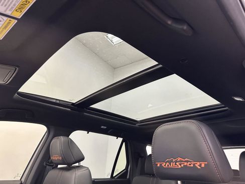 Certified 2025 Honda Pilot TrailSport image 18