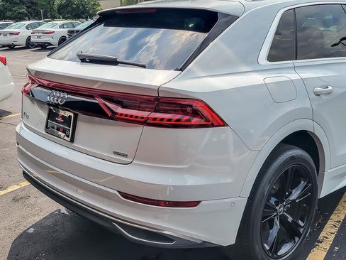Used 2022 Audi Q8 Premium Plus image 6