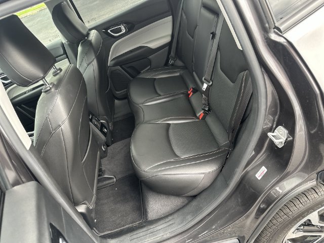 Used 2022 Jeep Compass Limited AWD/4WD image 31