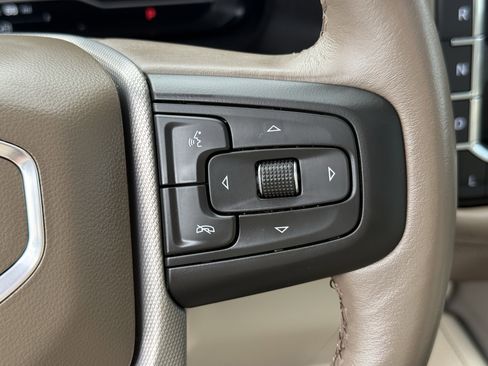 Used 2022 GMC Yukon XL Denali image 17