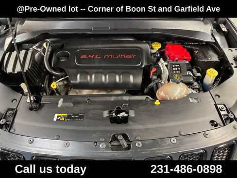 Used 2021 Jeep Compass Latitude AWD/4WD image 3