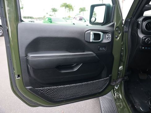 Used 2021 Jeep Wrangler Unlimited Sahara w/ Cold Weather Group AWD/4WD image 18