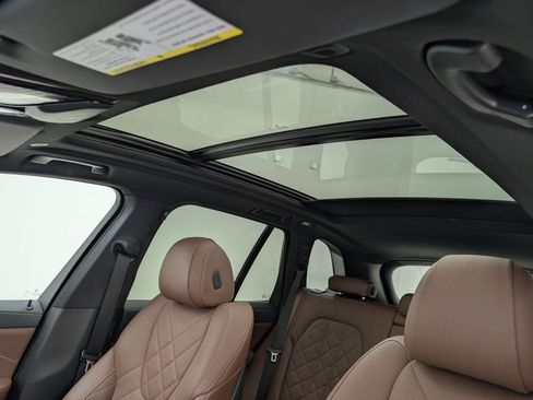 Used 2023 BMW X5 xDrive40i w/ Premium Package image 16