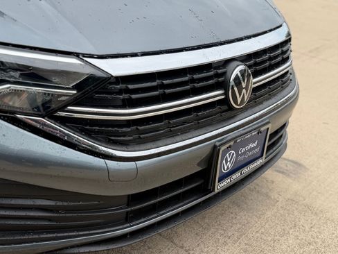 Certified 2024 Volkswagen Jetta SE FWD image 9