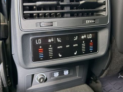 Used 2020 Audi Q8 Premium Plus w/ Premium Plus Package image 29