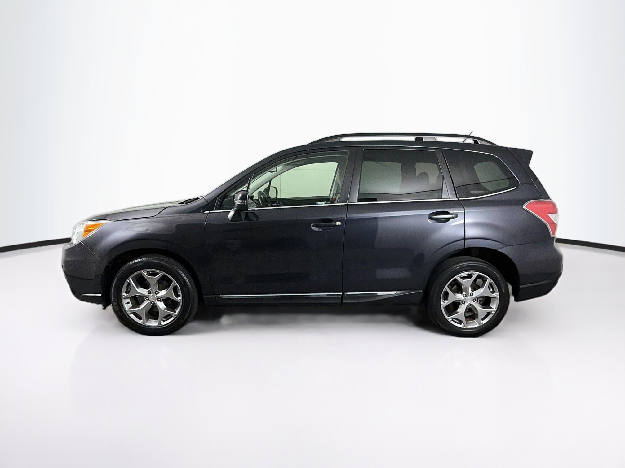 Used 2015 Subaru Forester 2.5i Touring w/ Eyesight & Navigation System AWD/4WD image 4