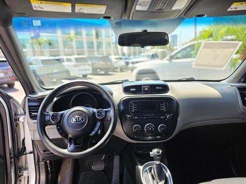 Used 2015 Kia Soul + FWD image 24