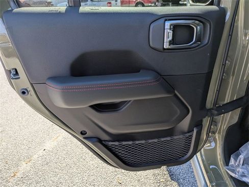 New 2026 Jeep Wrangler Rubicon w/ Xtreme 35 Tire Package image 28