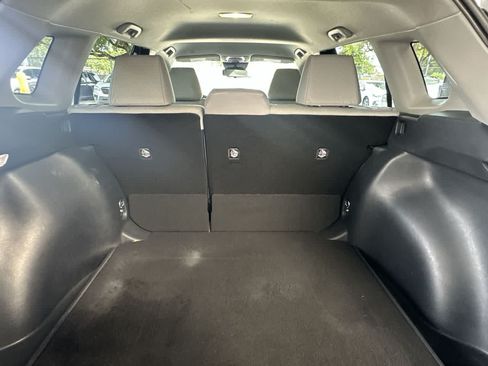 Used 2023 Toyota Corolla Cross L FWD image 25