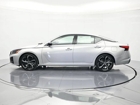 Certified 2024 Nissan Altima 2.5 SR FWD image 8