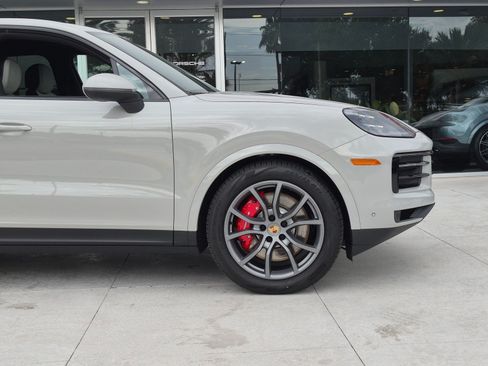 New 2026 Porsche Cayenne S AWD/4WD image 11
