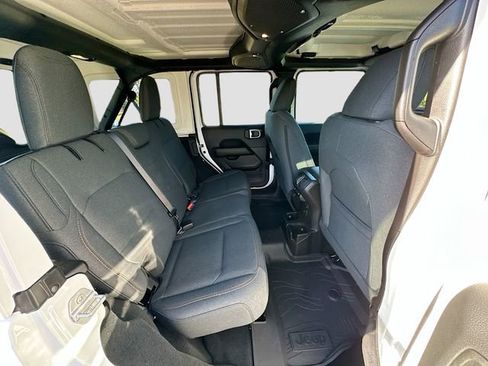Used 2026 Jeep Wrangler Sahara image 26