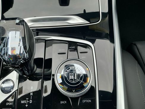 New 2026 BMW ALPINA XB7 AWD/4WD image 17