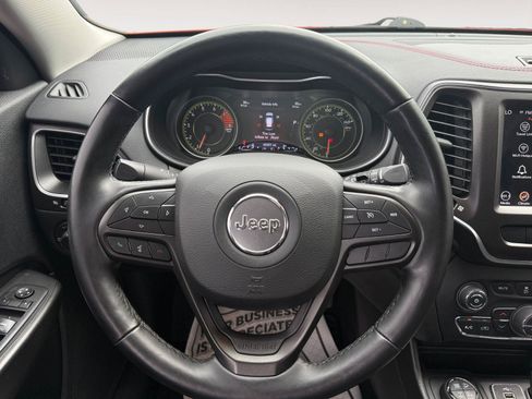 Used 2021 Jeep Cherokee Trailhawk w/ Comfort & Convenience Group AWD/4WD image 16