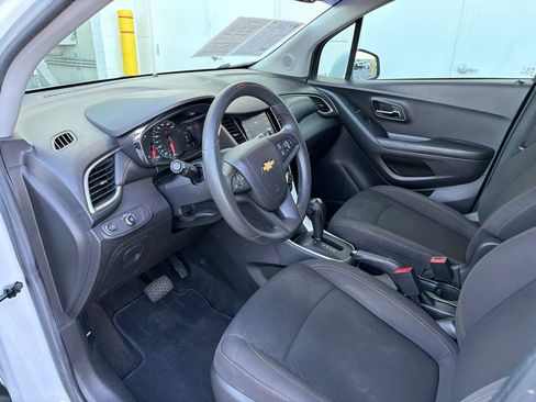 Used 2021 Chevrolet Trax LS w/ Tint and Cruise Package FWD image 10
