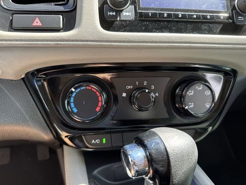 Used 2020 Honda HR-V LX image 50