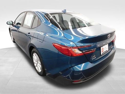 Used 2025 Toyota Camry LE image 14