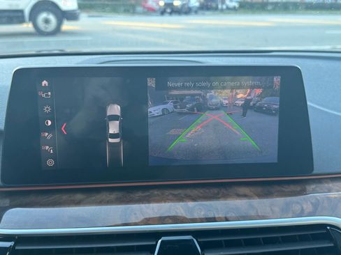 Used 2019 BMW 540i xDrive w/ Convenience Package image 12