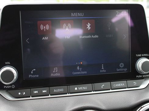 Used 2024 Nissan Sentra SV FWD image 33