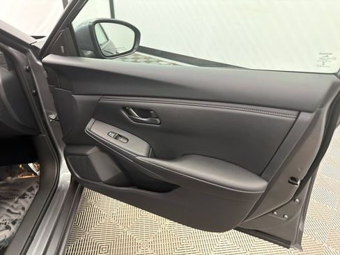 Used 2025 Nissan Sentra S FWD image 14