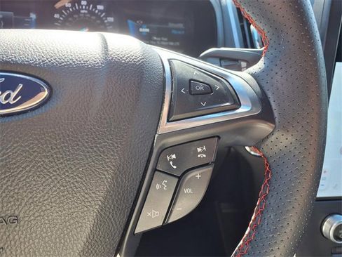 Used 2022 Ford Edge ST-Line image 14