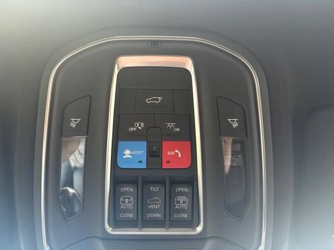 New 2026 Jeep Grand Cherokee Limited w/ Limited Altitude Package AWD/4WD image 28