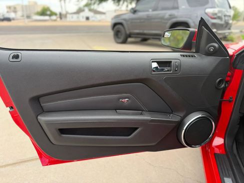 Used 2013 Ford Mustang GT Premium RWD image 31