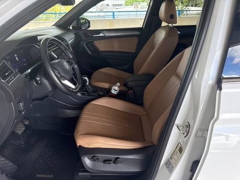 Used 2022 Volkswagen Tiguan SE AWD/4WD image 2