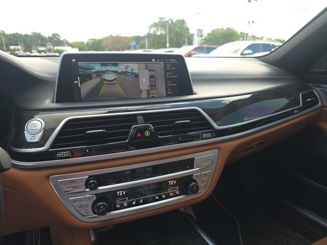 Used 2022 BMW 750i xDrive w/ Executive Package AWD/4WD image 21
