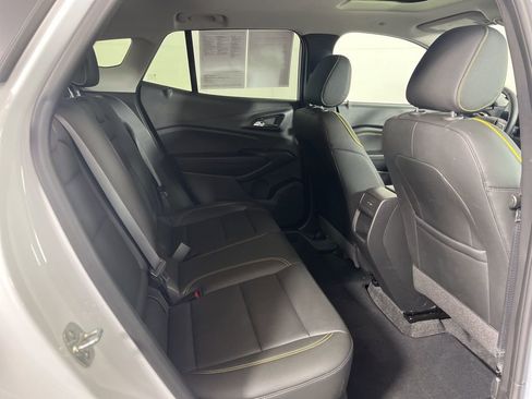 Certified 2025 Chevrolet Trax ACTIV w/ Sunroof Package image 9