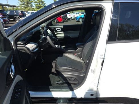Used 2023 Jeep Compass Limited w/ Elite Group AWD/4WD image 12