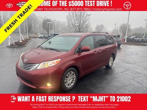 Used 2016 Toyota Sienna XLE Premium image 1