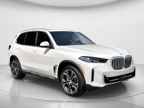 Used 2026 BMW X5 sDrive40i w/ Premium Package RWD image 3