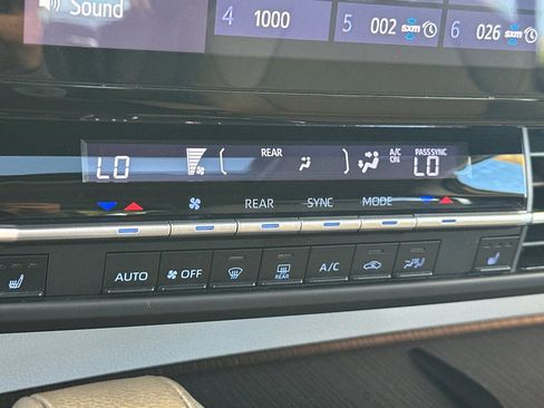 Certified 2022 Toyota Sienna XLE FWD image 26