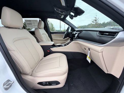 New 2026 Jeep Grand Cherokee L Limited RWD image 24