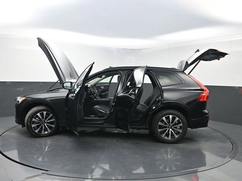 Used 2024 Volvo XC60 B5 Plus w/ Protection Package Premier image 36
