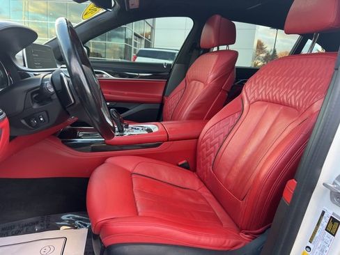 Used 2018 BMW 750i xDrive image 23
