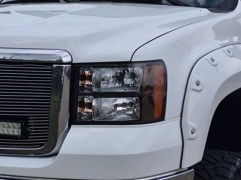 Used 2010 GMC Sierra 2500 SLT AWD/4WD image 11