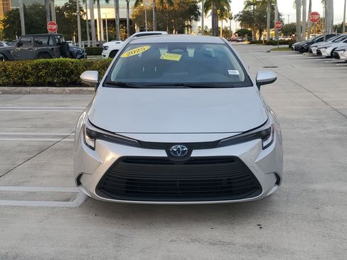 Certified 2025 Toyota Corolla LE image 8