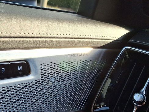 Certified 2025 Volvo XC90 T8 Ultra image 25